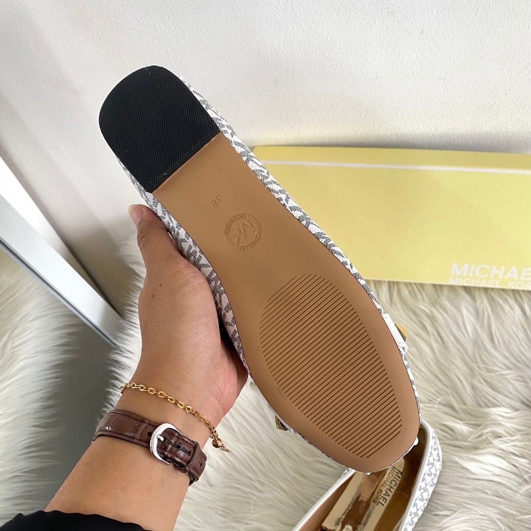 Women's Grain Leather Sandals with Tassel Detailing and Full Motif - White