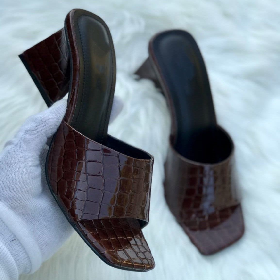 Texture Triangle Heel