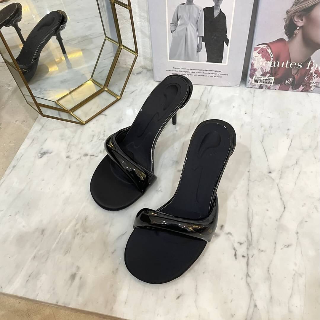 Black Patent Leather High Heel Sandals with Padded Ribbon – 8.5cm Heel