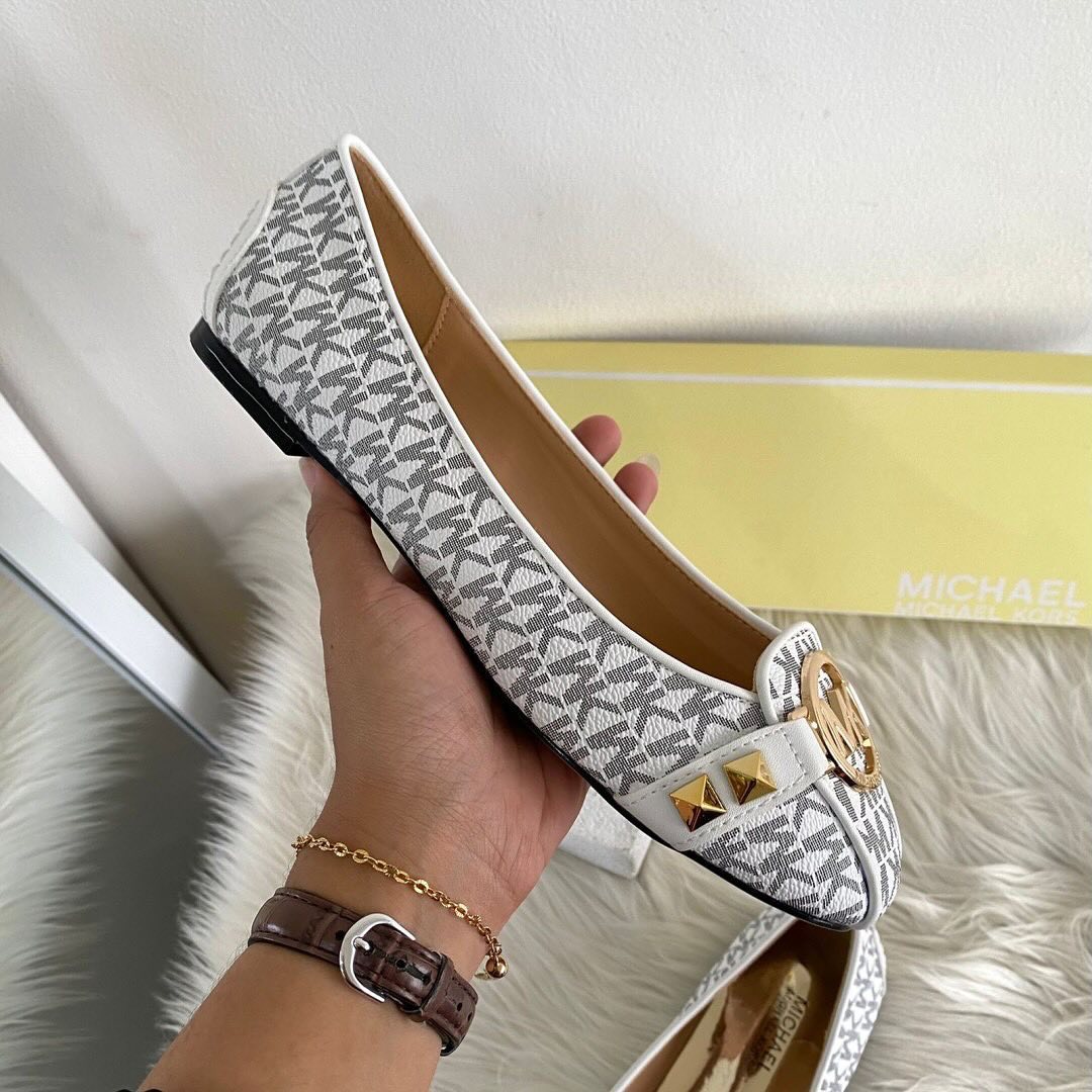 Women's Grain Leather Sandals with Tassel Detailing and Full Motif - White